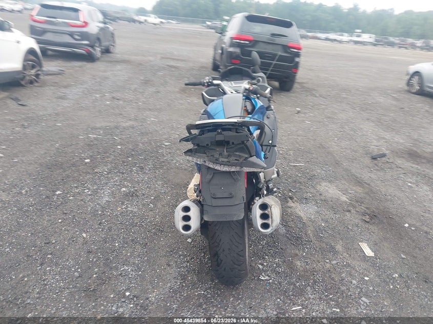 2016 BMW K 1600 VIN WB1061100GZX83228 IAAI salvage auction — LEFT SIDE, Salvage - Greater Than 75% (Maryland), sold $550 on 2026-07-28 (photo 6)