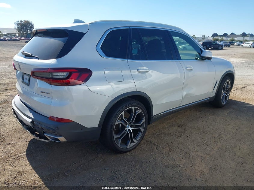 2021 BMW X5 VIN 5UXCR4C07M9F13948 IAAI salvage auction — FRONT & REAR, Salvage Title, sold $14,200 on 2026-07-27 (photo 4)