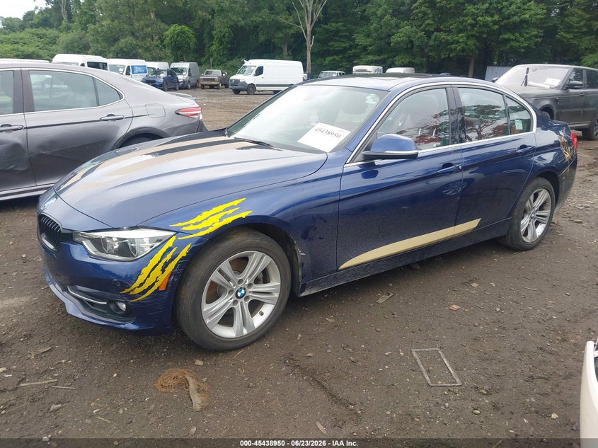 2018 BMW 3er VIN WBA8D9C55JA615333 IAAI salvage auction — SIDE, Salvage Title, sold $8,200 on 2026-08-04 (photo 2)