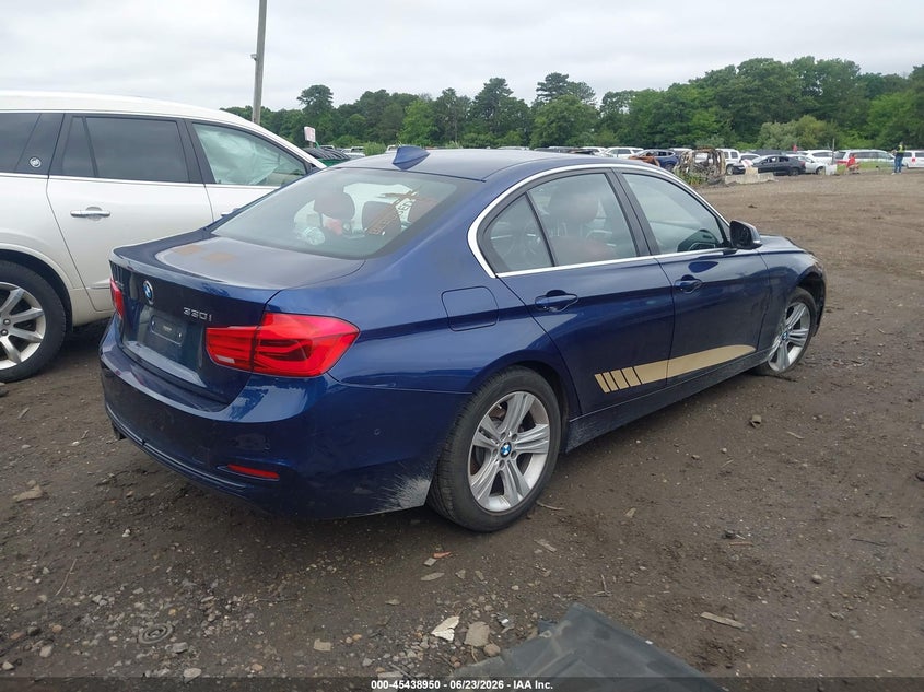 2018 BMW 3er VIN WBA8D9C55JA615333 IAAI salvage auction — SIDE, Salvage Title, sold $8,200 on 2026-08-04 (photo 4)