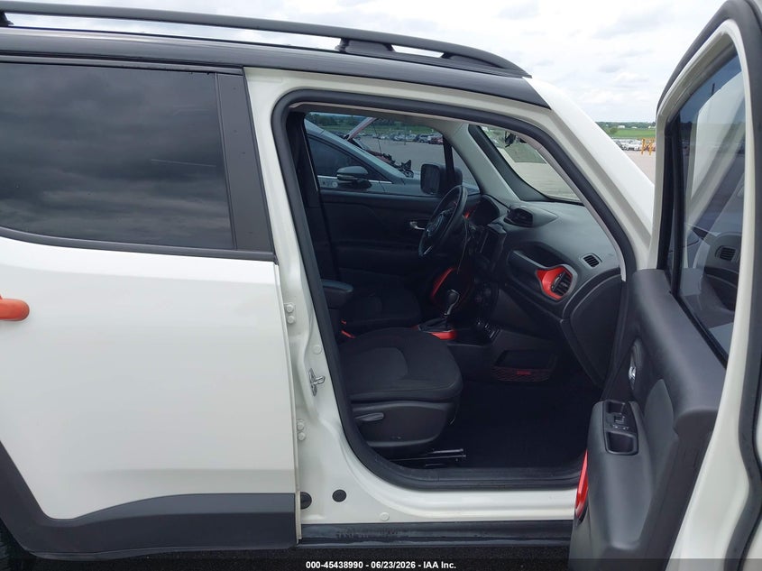 2020 Jeep Renegade VIN ZACNJBC15LPL42946 IAAI salvage auction — REAR END, Salvage (Nebraska), sold $3,450 on 2026-07-30 (photo 5)