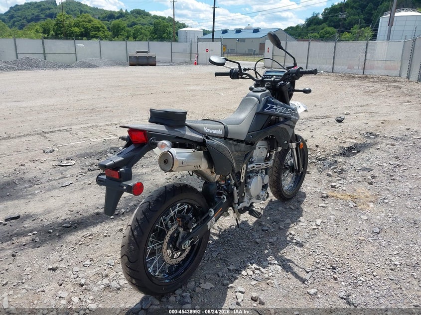 2026 Kawasaki Klx VIN ML5LXBG16TDA47238 IAAI salvage auction — LEFT SIDE, Salvage (Pennsylvania), sold $1,150 on 2026-07-29 (photo 4)