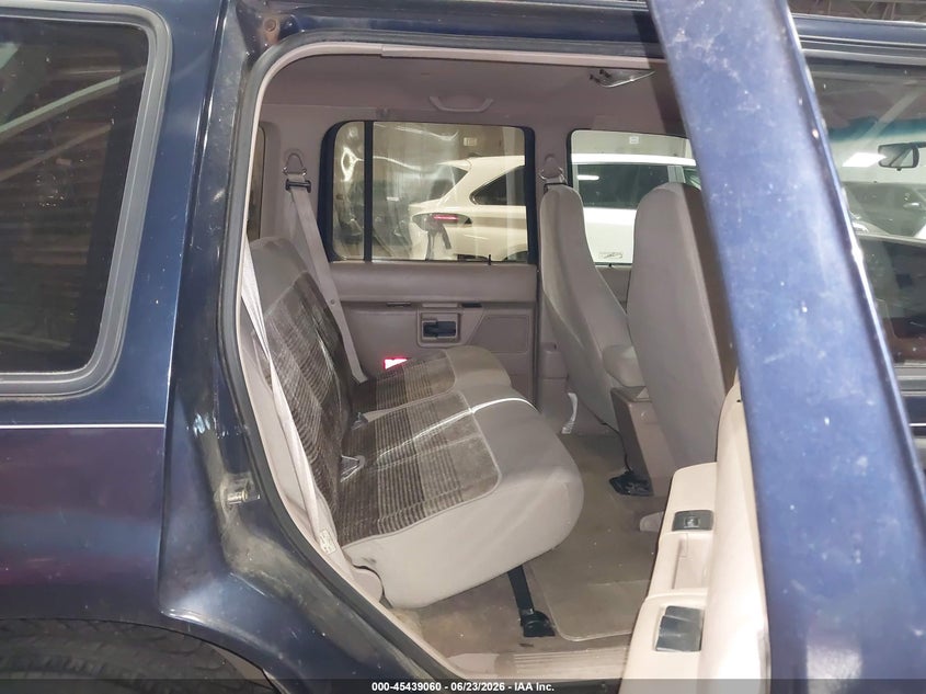 1992 Ford Explorer VIN 1FMDU34X0NUD94805 IAAI salvage auction — NORMAL WEAR, Clear-Dealer Only (Oregon), sold $625 on 2026-07-09 (photo 8)