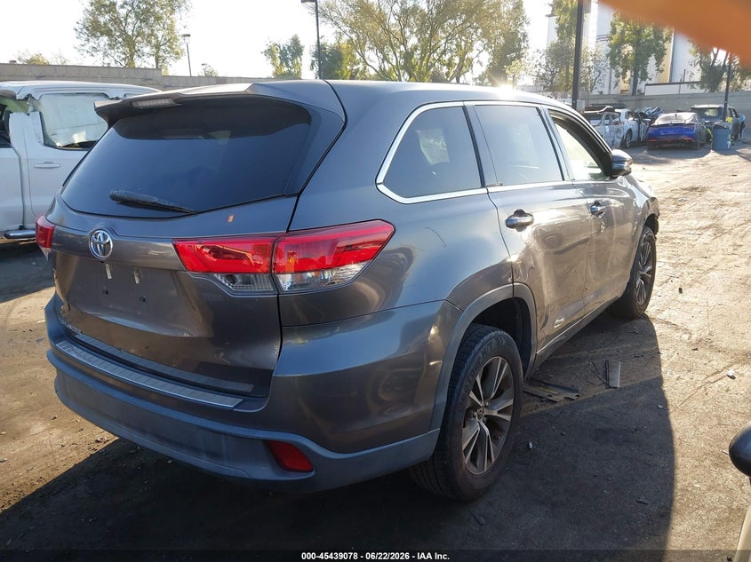 2018 Toyota Highlander VIN 5TDZARFHXJS034337 IAAI salvage auction — LEFT FRONT, Salvage Title, sold $6,000 on 2026-07-08 (photo 4)