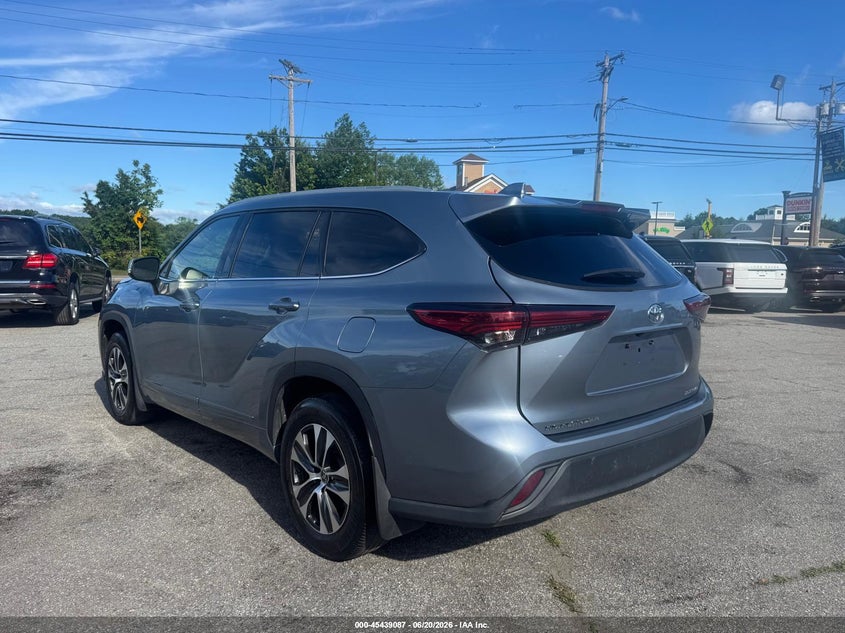 2022 Toyota Highlander VIN 5TDGZRBH6NS174915 IAAI salvage auction — UNKNOWN, Clear (New York), sold $17,775 on 2026-07-08 (photo 3)
