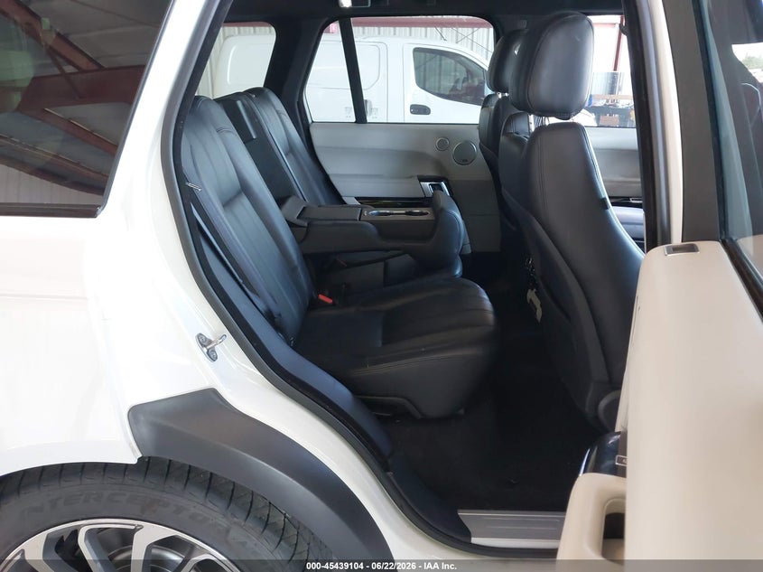 2016 Land rover RANGE ROVER VIN SALGS2EF7GA267070 IAAI salvage auction — NORMAL WEAR, Clear - Dealer Only (California), sold $3,000 on 2026-07-28 (photo 8)