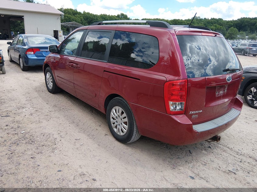 2011 Kia SEDONA VIN KNDMG4C75B6363374 IAAI salvage auction — NORMAL WEAR, Clear-Endorsement (Wisconsin), sold $250 on 2026-07-15 (photo 3)