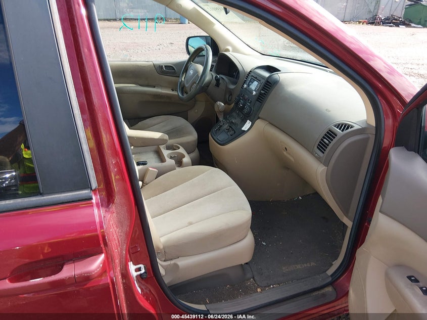 2011 Kia SEDONA VIN KNDMG4C75B6363374 IAAI salvage auction — NORMAL WEAR, Clear-Endorsement (Wisconsin), sold $250 on 2026-07-15 (photo 5)