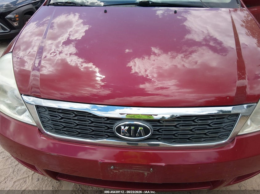2011 Kia SEDONA VIN KNDMG4C75B6363374 IAAI salvage auction — NORMAL WEAR, Clear-Endorsement (Wisconsin), sold $250 on 2026-07-15 (photo 6)