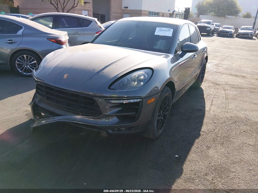 2018 Porsche Macan VIN WP1AG2A59JLB63590 IAAI salvage auction — RIGHT FRONT, Salvage Title, sold $13,750 on 2026-08-14 (photo 2)