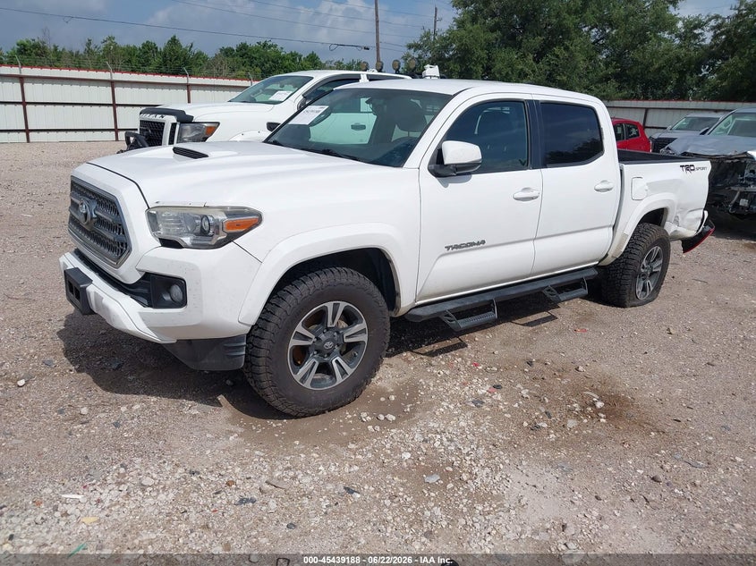 2017 Toyota Tacoma VIN 5TFAZ5CN5HX044433 IAAI salvage auction — REAR END, Original (Texas), sold $5,900 on 2026-07-23 (photo 2)