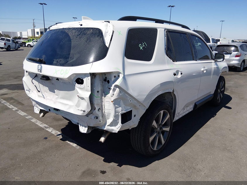 2025 Honda Pilot VIN 5FNYG1H89SB109897 IAAI salvage auction — REAR END, Wait Title, sold $17,050 on 2026-07-31 (photo 4)