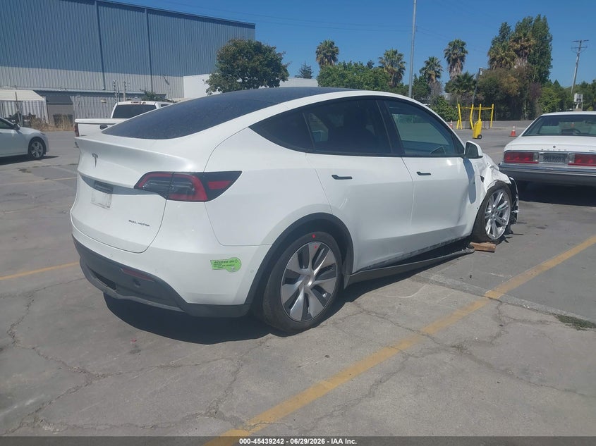 2021 Tesla Model y VIN 5YJYGDEE3MF213672 IAAI salvage auction — RIGHT FRONT, Salvage (California), sold $8,850 on 2026-07-13 (photo 4)