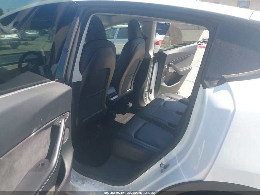 2021 Tesla Model y VIN 5YJYGDEE3MF213672 IAAI salvage auction — RIGHT FRONT, Salvage (California), sold $8,850 on 2026-07-13 (photo 8)