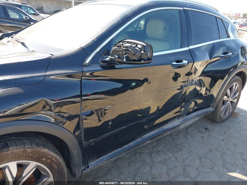 2017 Infiniti Qx30 VIN SJKCH5CR5HA022155 IAAI salvage auction — LEFT SIDE, Salvage (California), sold $800 on 2026-07-22 (photo 6)