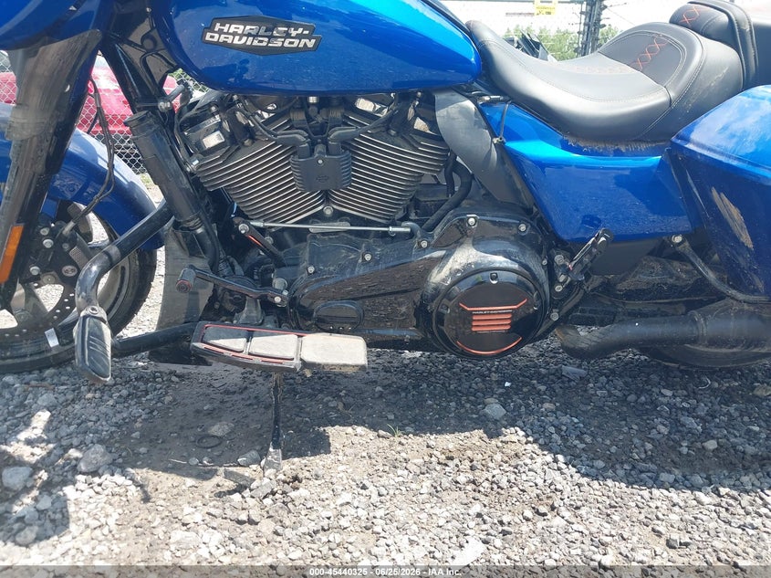 2024 Harley-davidson Street glide VIN 1HD1KB717RB652512 IAAI salvage auction — WATER/FLOOD, Salvage Title, sold $11,500 on 2026-10-06 (photo 9)