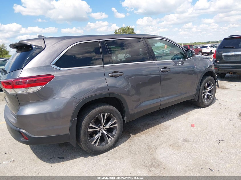 2019 Toyota Highlander VIN 5TDBZRFH6KS717700 IAAI salvage auction — FRONT END, Salvage (Iowa), sold $5,900 on 2026-07-21 (photo 4)