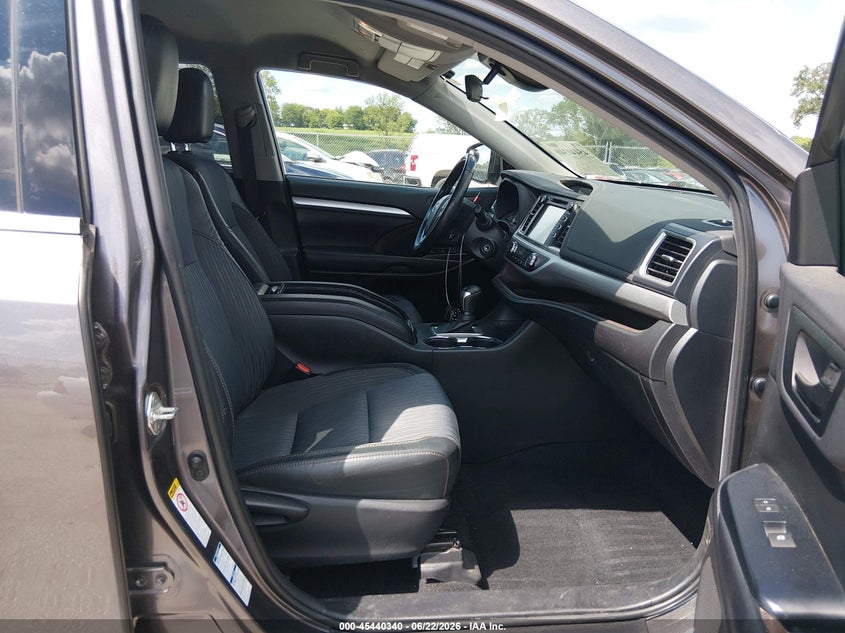 2019 Toyota Highlander VIN 5TDBZRFH6KS717700 IAAI salvage auction — FRONT END, Salvage (Iowa), sold $5,900 on 2026-07-21 (photo 5)