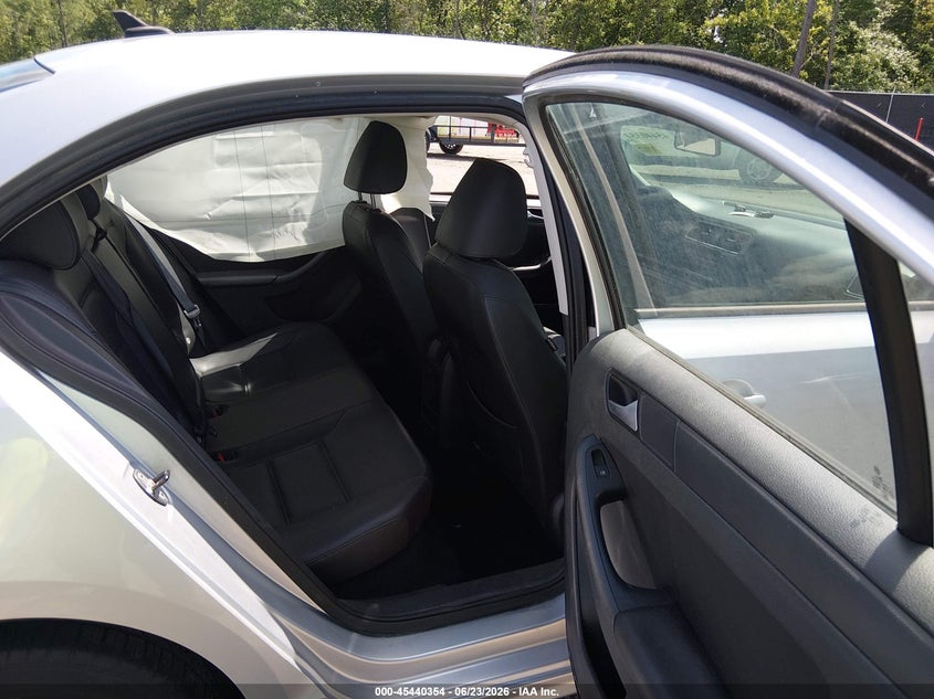 2014 Volkswagen Jetta VIN 3VWD17AJXEM273091 IAAI salvage auction — SIDE, Salvage Title, sold $525 on 2026-07-26 (photo 8)