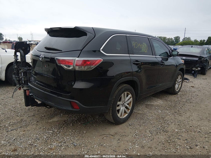 2016 Toyota Highlander VIN 5TDZARFH9GS017232 IAAI salvage auction — REAR END, Salvage (Ohio), sold $4,900 on 2026-07-22 (photo 4)