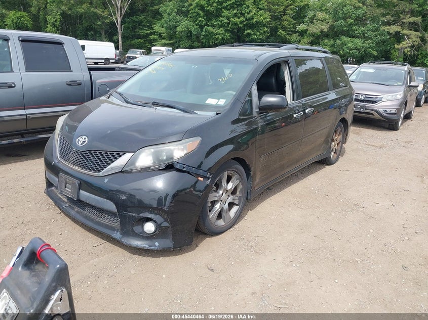 2013 Toyota Sienna VIN 5TDXK3DC3DS340972 IAAI salvage auction — NORMAL WEAR, Clear (New York), sold $1,425 on 2026-07-28 (photo 2)
