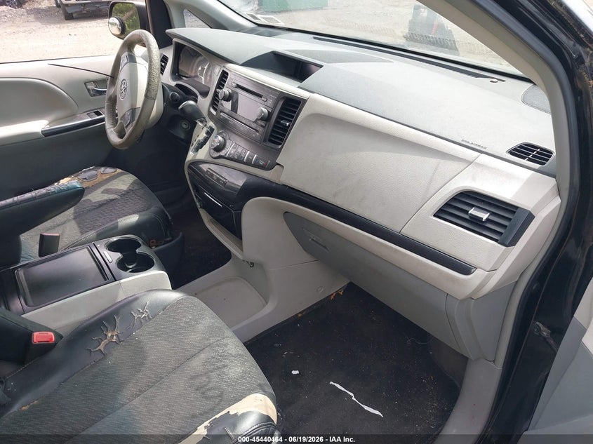 2013 Toyota Sienna VIN 5TDXK3DC3DS340972 IAAI salvage auction — NORMAL WEAR, Clear (New York), sold $1,425 on 2026-07-28 (photo 5)