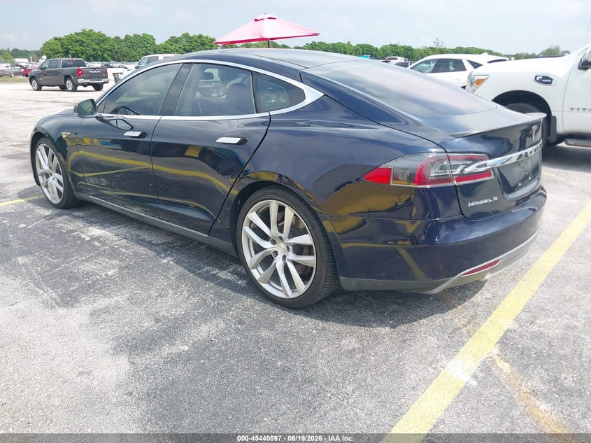 2013 Tesla Model s VIN 5YJSA1DP9DFP10833 IAAI salvage auction — NORMAL WEAR, Salvage (Florida), sold $4,900 on 2026-07-09 (photo 3)