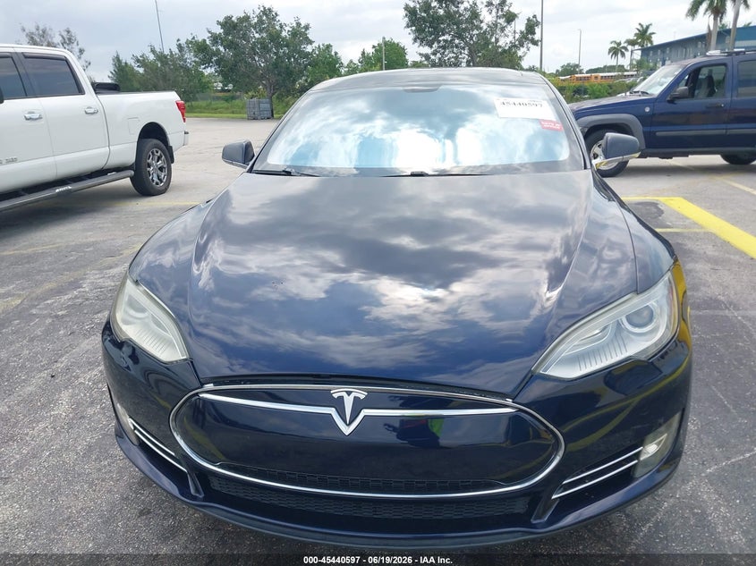 2013 Tesla Model s VIN 5YJSA1DP9DFP10833 IAAI salvage auction — NORMAL WEAR, Salvage (Florida), sold $4,900 on 2026-07-09 (photo 6)