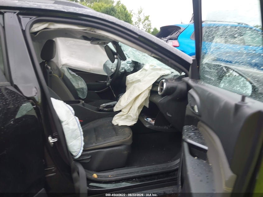 2026 Chevrolet Trax VIN KL77LKEP1TC080402 IAAI salvage auction — RIGHT SIDE, Salvage Title, sold $875 on 2026-08-01 (photo 5)