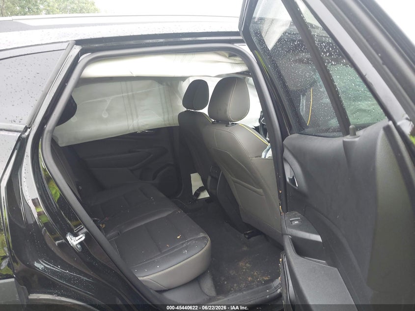 2026 Chevrolet Trax VIN KL77LKEP1TC080402 IAAI salvage auction — RIGHT SIDE, Salvage Title, sold $875 on 2026-08-01 (photo 8)