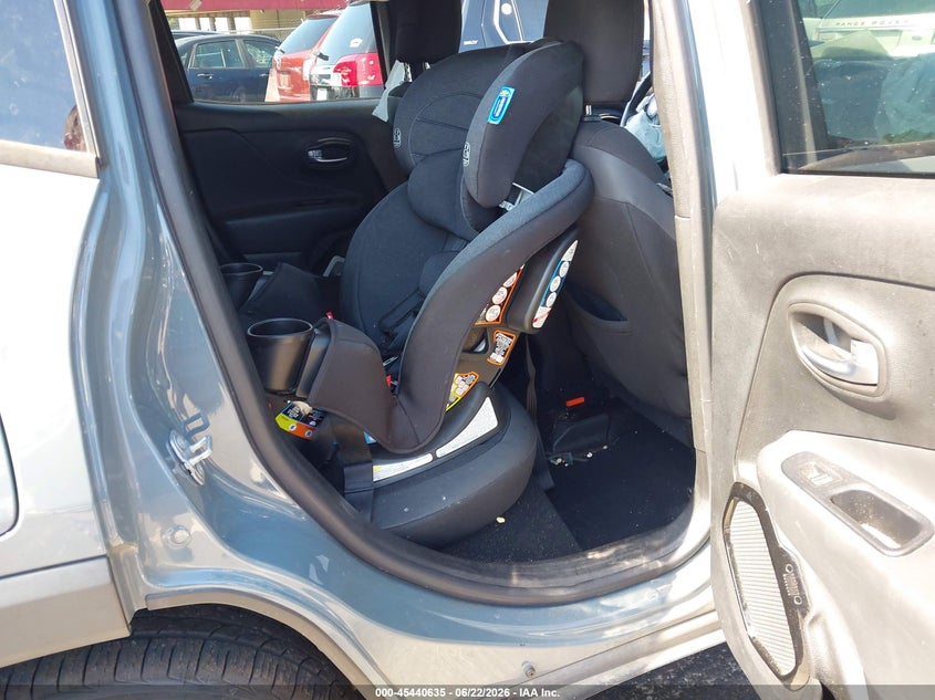 2018 Jeep Renegade VIN ZACCJBBB3JPH37466 IAAI salvage auction — RIGHT FRONT, Salvage (North Carolina), sold $775 on 2026-07-30 (photo 8)