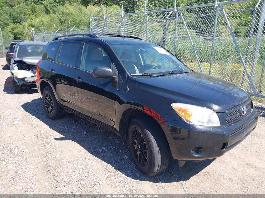 2007 Toyota Rav 4 VIN JTMZD33V176045668 IAAI salvage auction — NORMAL WEAR, Clear (Wisconsin), sold $525 on 2026-07-29 (photo 1)