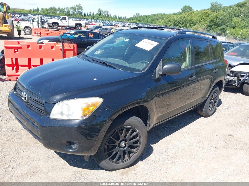 2007 Toyota Rav 4 VIN JTMZD33V176045668 IAAI salvage auction — NORMAL WEAR, Clear (Wisconsin), sold $525 on 2026-07-29 (photo 2)