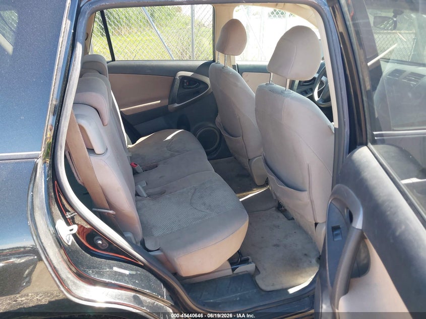 2007 Toyota Rav 4 VIN JTMZD33V176045668 IAAI salvage auction — NORMAL WEAR, Clear (Wisconsin), sold $525 on 2026-07-29 (photo 8)