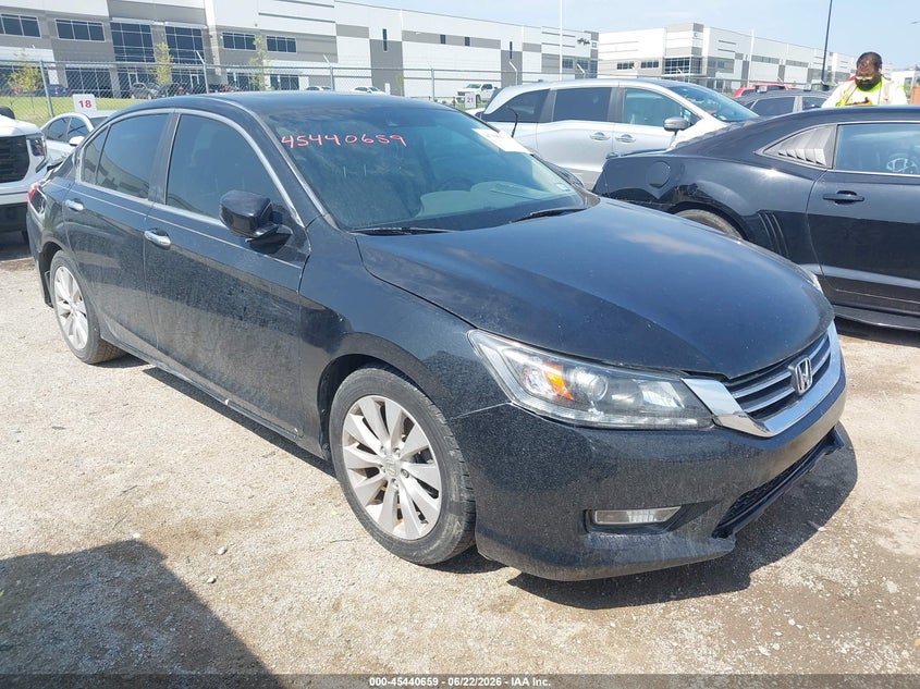 2013 Honda Accord VIN 1HGCR2F84DA190589 IAAI salvage auction — REAR END, Original (Texas), sold $4,100 on 2026-08-01 (photo 1)