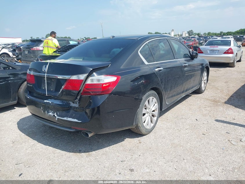 2013 Honda Accord VIN 1HGCR2F84DA190589 IAAI salvage auction — REAR END, Original (Texas), sold $4,100 on 2026-08-01 (photo 4)