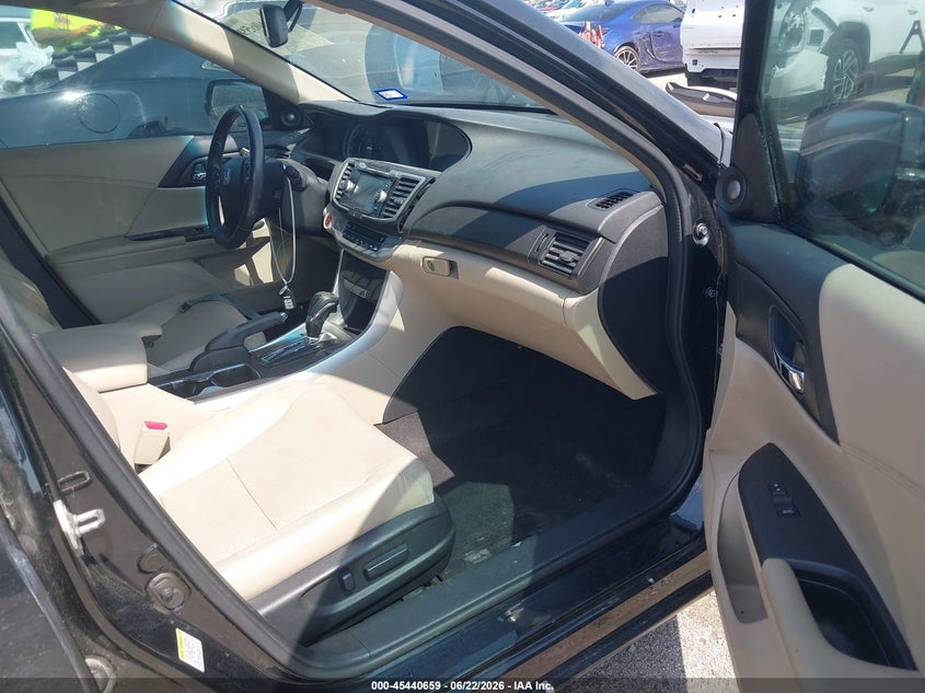 2013 Honda Accord VIN 1HGCR2F84DA190589 IAAI salvage auction — REAR END, Original (Texas), sold $4,100 on 2026-08-01 (photo 5)