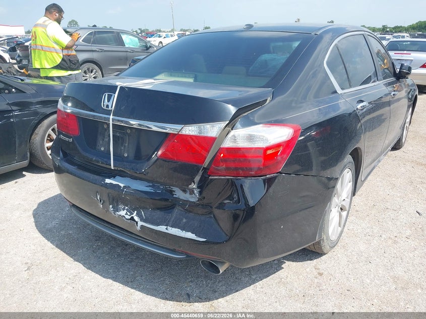 2013 Honda Accord VIN 1HGCR2F84DA190589 IAAI salvage auction — REAR END, Original (Texas), sold $4,100 on 2026-08-01 (photo 6)