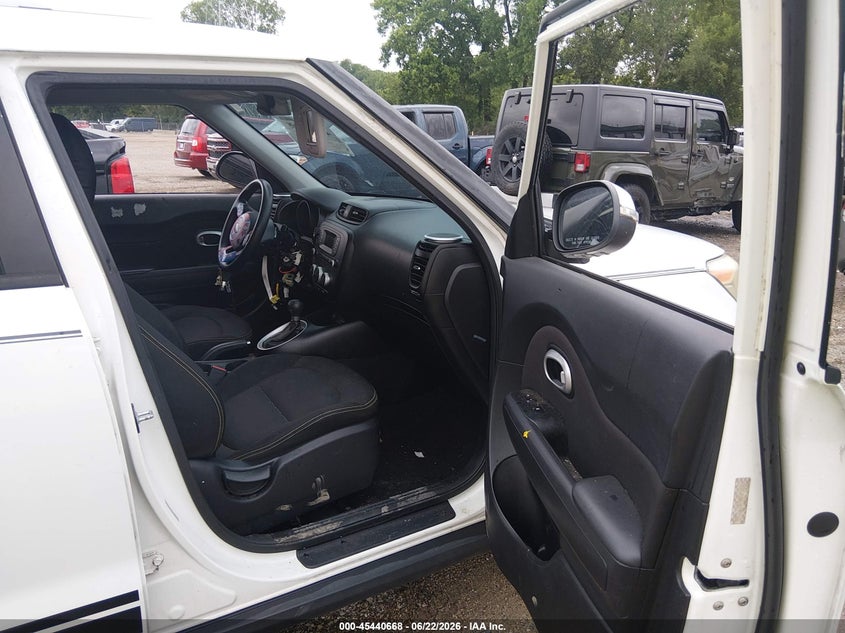 2014 Kia Soul VIN KNDJP3A58E7746156 IAAI salvage auction — THEFT, Salvage (Indiana), sold $600 on 2026-07-24 (photo 5)