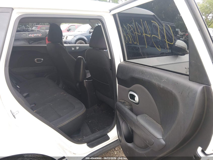 2014 Kia Soul VIN KNDJP3A58E7746156 IAAI salvage auction — THEFT, Salvage (Indiana), sold $600 on 2026-07-24 (photo 8)