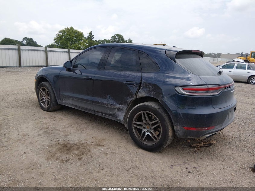 2019 Porsche Macan VIN WP1AA2A59KLB06678 IAAI salvage auction — REAR END, Salvage Title, sold $9,800 on 2026-08-07 (photo 3)