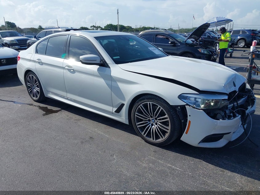 2019 BMW 5er VIN WBAJE7C55KWW14917 IAAI salvage auction — FRONT END, Rebuildable (Florida), sold $12,100 on 2026-07-30 (photo 1)
