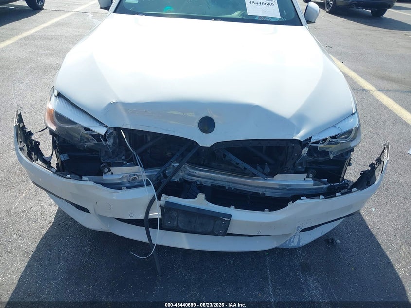 2019 BMW 5er VIN WBAJE7C55KWW14917 IAAI salvage auction — FRONT END, Rebuildable (Florida), sold $12,100 on 2026-07-30 (photo 6)