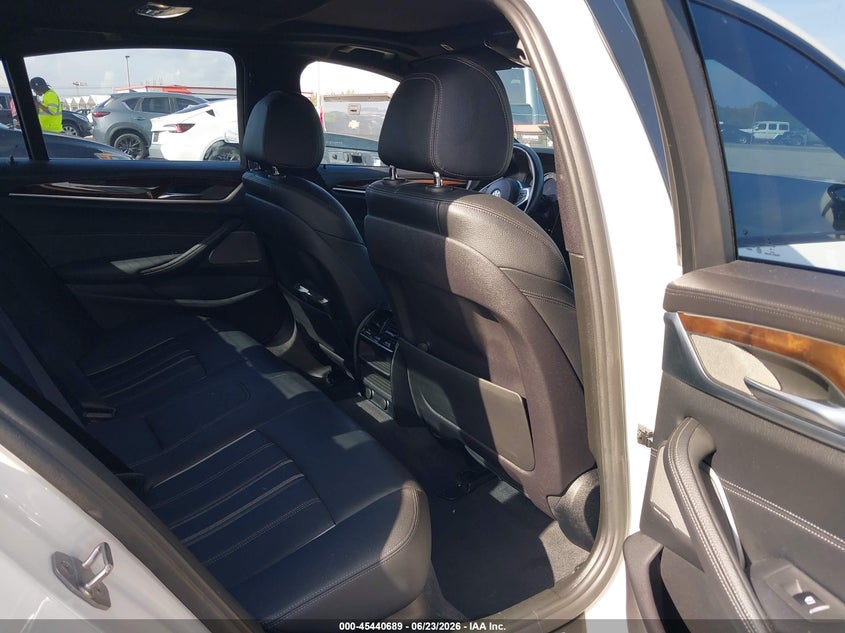 2019 BMW 5er VIN WBAJE7C55KWW14917 IAAI salvage auction — FRONT END, Rebuildable (Florida), sold $12,100 on 2026-07-30 (photo 8)