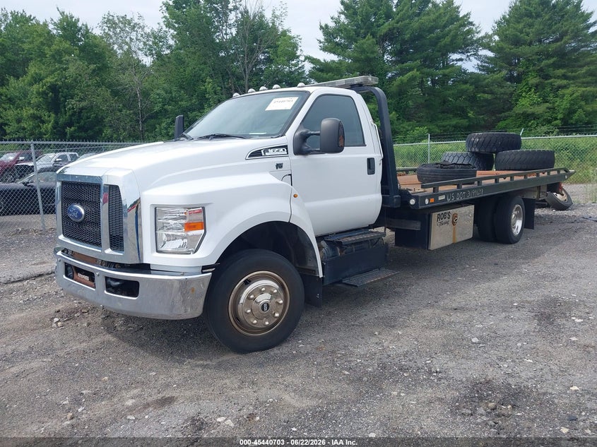 2019 Ford F-650 VIN 1FDNF6AY7KDF00823 IAAI salvage auction — LEFT SIDE, Clear (Massachusetts), sold $6,100 on 2026-07-17 (photo 2)