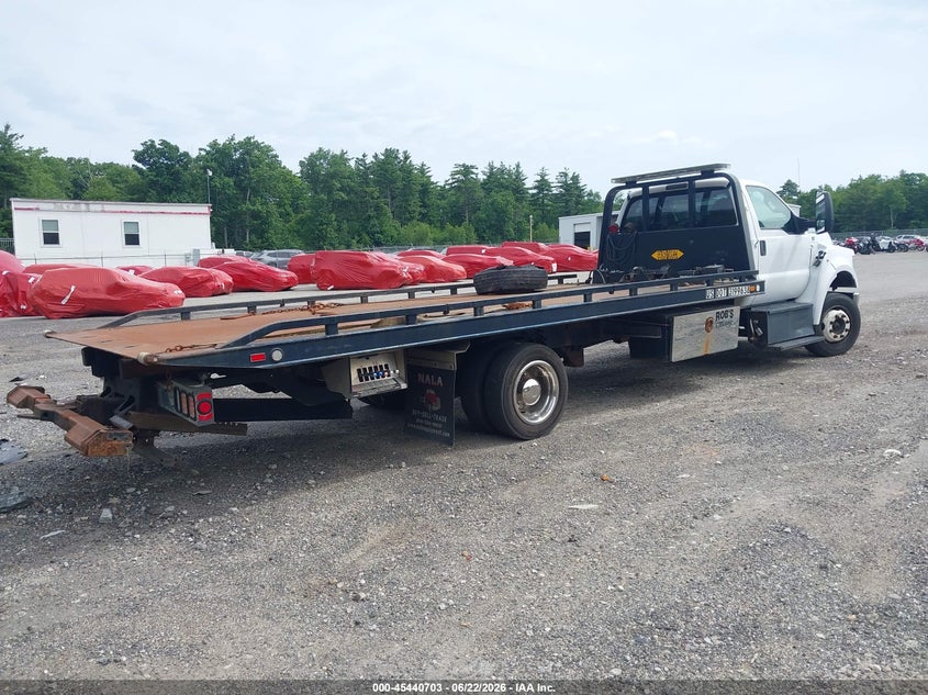 2019 Ford F-650 VIN 1FDNF6AY7KDF00823 IAAI salvage auction — LEFT SIDE, Clear (Massachusetts), sold $6,100 on 2026-07-17 (photo 4)