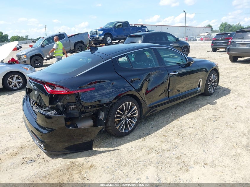 2018 Kia Stinger VIN KNAE25LA5J6012190 IAAI salvage auction — SIDE, Salvage Title, sold $4,000 on 2026-08-02 (photo 4)