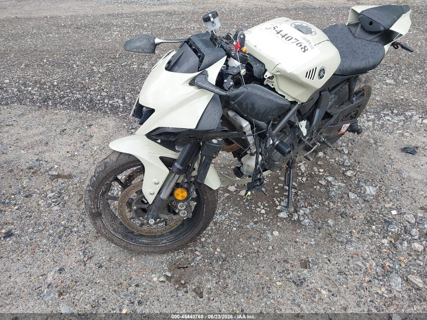 2022 Yamaha Yzf VIN JYARM38E5NA001400 IAAI salvage auction — RIGHT SIDE, Salvage (Virginia), sold $1,675 on 2026-07-14 (photo 2)