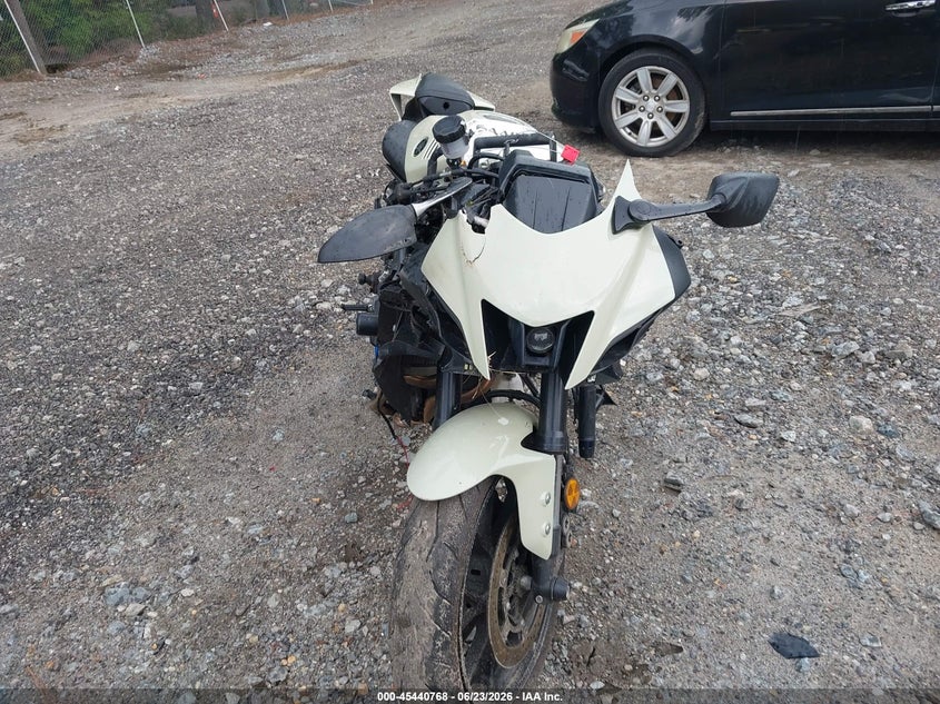 2022 Yamaha Yzf VIN JYARM38E5NA001400 IAAI salvage auction — RIGHT SIDE, Salvage (Virginia), sold $1,675 on 2026-07-14 (photo 5)