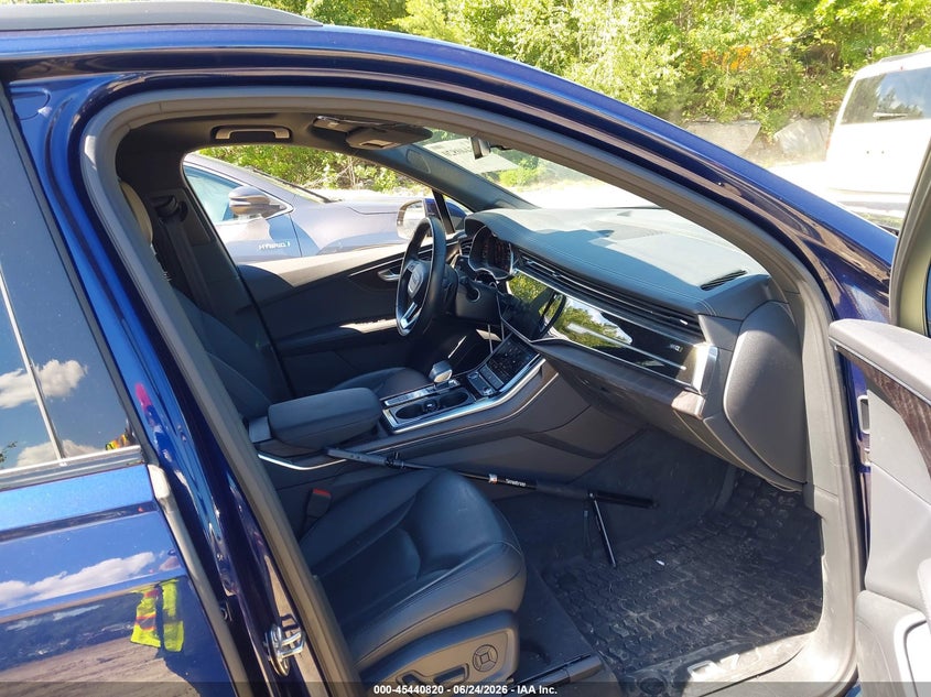 2023 Audi Q7 VIN WA1LCBF75PD022593 IAAI salvage auction — LEFT & RIGHT, Salvage (Massachusetts), sold $26,000 on 2026-07-21 (photo 5)
